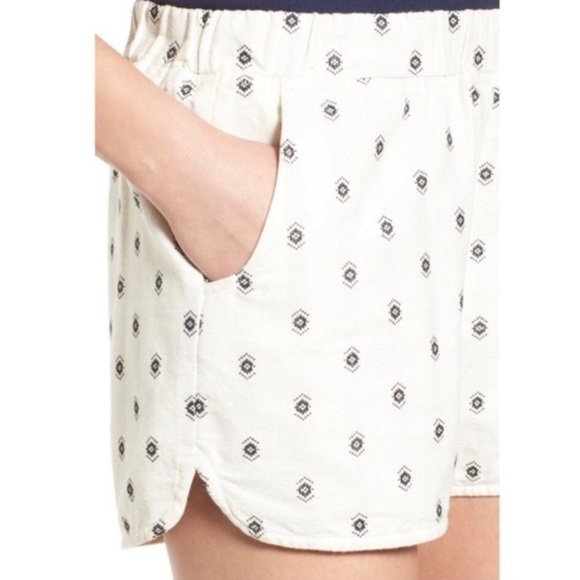 Madewell Embroidered Elastic Waist Pull-On Shorts - Picture 5 of 6